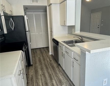 1037 S Hiawassee Road - Photo Thumbnail 12