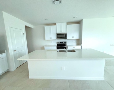 1461 Brekey Way - Photo Thumbnail 5
