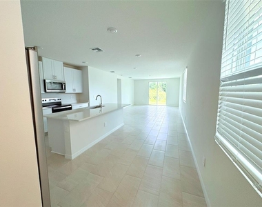 1461 Brekey Way - Photo Thumbnail 6