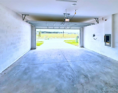 1461 Brekey Way - Photo Thumbnail 14