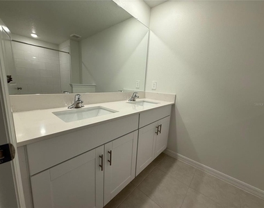 10300 Honey Hammock Way - Photo Thumbnail 10