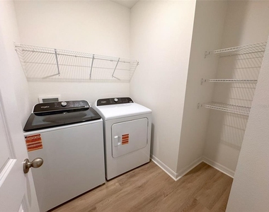 1778 Brekey Way - Photo Thumbnail 16