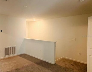 3639 Se 37th Avenue - Photo Thumbnail 5