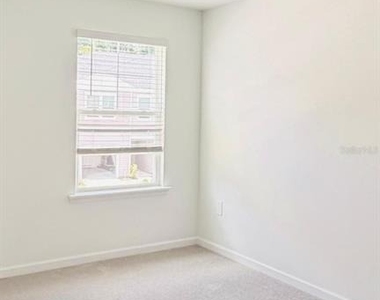 3639 Se 37th Avenue - Photo Thumbnail 7