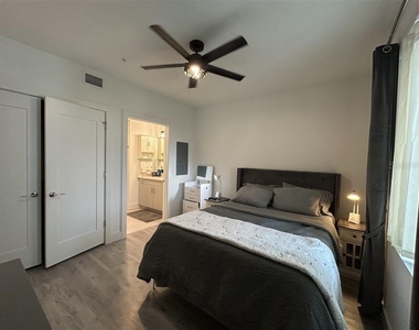 1703 N Tamiami Trail - Photo Thumbnail 13