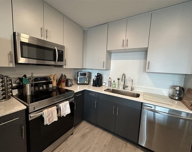 1703 N Tamiami Trail - Photo Thumbnail 6