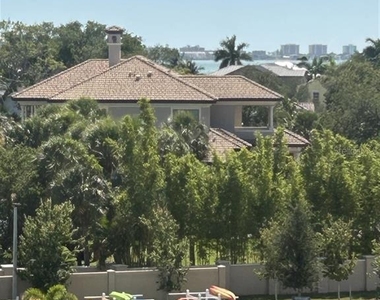 1703 N Tamiami Trail - Photo Thumbnail 15