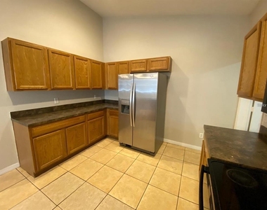 502 Blackbird Lane - Photo Thumbnail 6