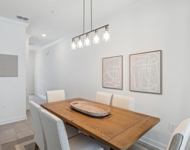 2440 Reading Trail - Photo Thumbnail 11