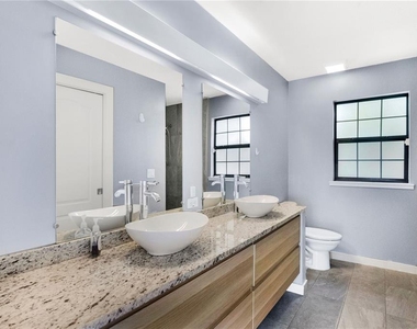 2251 Nairn Drive - Photo Thumbnail 16
