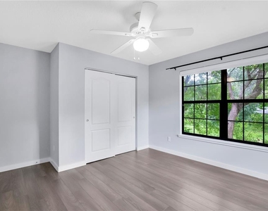 2251 Nairn Drive - Photo Thumbnail 18