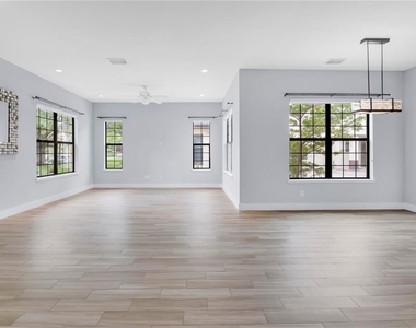 2251 Nairn Drive - Photo Thumbnail 3