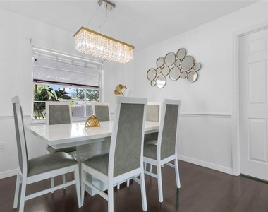 8644 Sandberry Boulevard - Photo Thumbnail 5