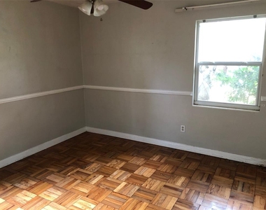 304 Nw 36th Street - Photo Thumbnail 4