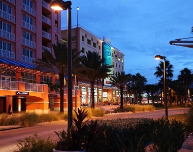 880 Mandalay Avenue - Photo Thumbnail 38