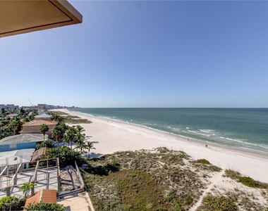 880 Mandalay Avenue - Photo Thumbnail 5