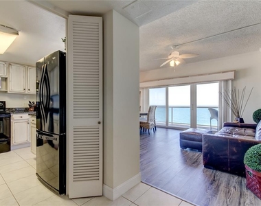 880 Mandalay Avenue - Photo Thumbnail 14