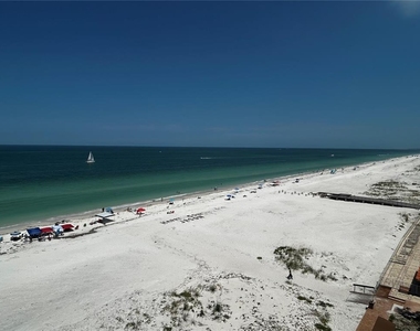 880 Mandalay Avenue - Photo Thumbnail 8