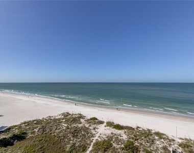 880 Mandalay Avenue - Photo Thumbnail 4