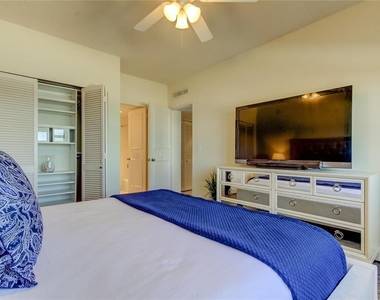880 Mandalay Avenue - Photo Thumbnail 10