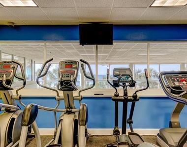 880 Mandalay Avenue - Photo Thumbnail 33