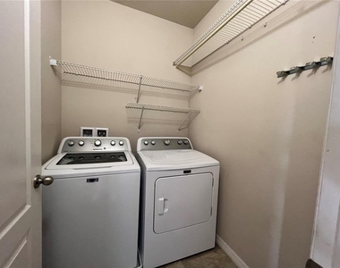 2137 Betsy Ross Lane - Photo Thumbnail 28