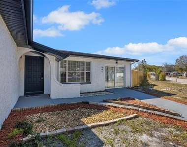 905 Spring Creek Drive - Photo Thumbnail 3