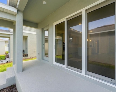 16453 Hamlin View Street - Photo Thumbnail 24