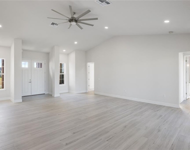 208 Snowy Orchid Way - Photo Thumbnail 3
