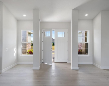 208 Snowy Orchid Way - Photo Thumbnail 5