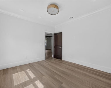 1225 E Amelia Street - Photo Thumbnail 17