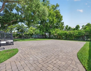 1225 E Amelia Street - Photo Thumbnail 26