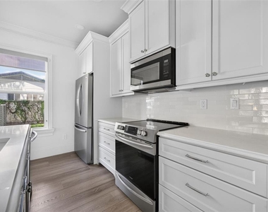 1225 E Amelia Street - Photo Thumbnail 13