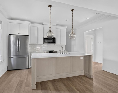 1225 E Amelia Street - Photo Thumbnail 10