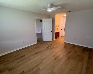 3206 Clubside Drive - Photo Thumbnail 12
