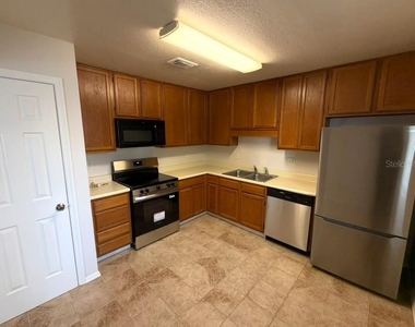 3206 Clubside Drive - Photo Thumbnail 6