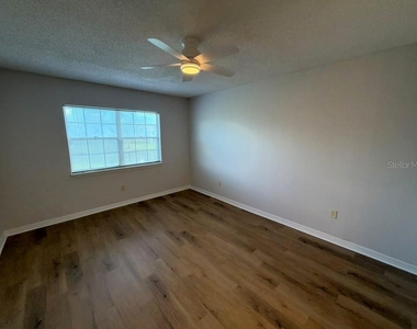 3206 Clubside Drive - Photo Thumbnail 9