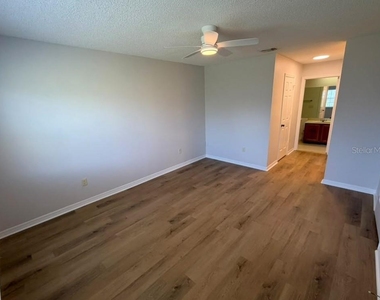 3206 Clubside Drive - Photo Thumbnail 8