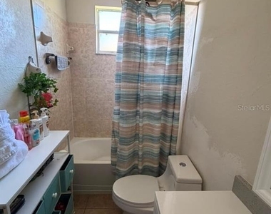 1504 Lake Thomas Loop - Photo Thumbnail 8