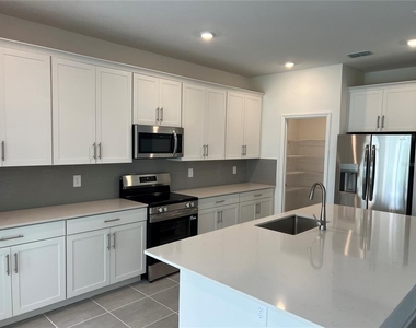 5511 Nina Way - Photo Thumbnail 2