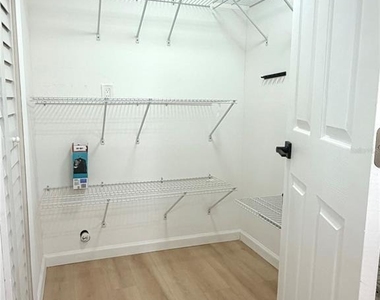 6623 Sw 84th Street - Photo Thumbnail 4