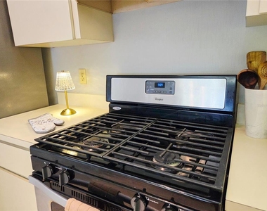 104 Mayfair Place Sw - Photo Thumbnail 8
