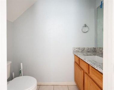 3860 Sw 20th Avenue - Photo Thumbnail 9