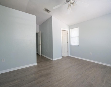3860 Sw 20th Avenue - Photo Thumbnail 12