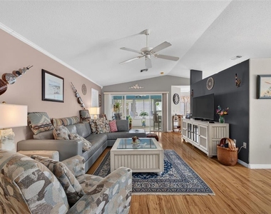 1019 Eagles Landing - Photo Thumbnail 5