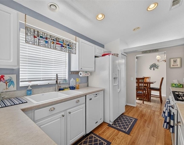 1019 Eagles Landing - Photo Thumbnail 10