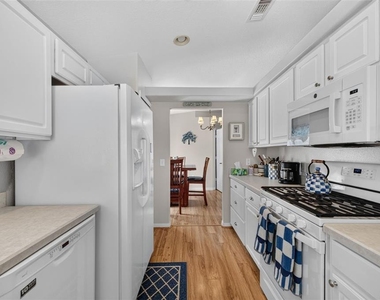 1019 Eagles Landing - Photo Thumbnail 13