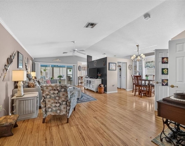1019 Eagles Landing - Photo Thumbnail 8