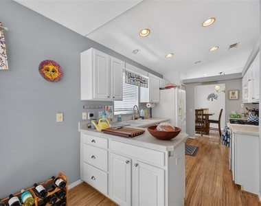 1019 Eagles Landing - Photo Thumbnail 11