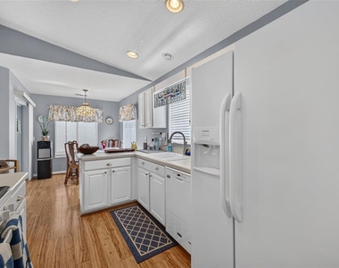 1019 Eagles Landing - Photo Thumbnail 14